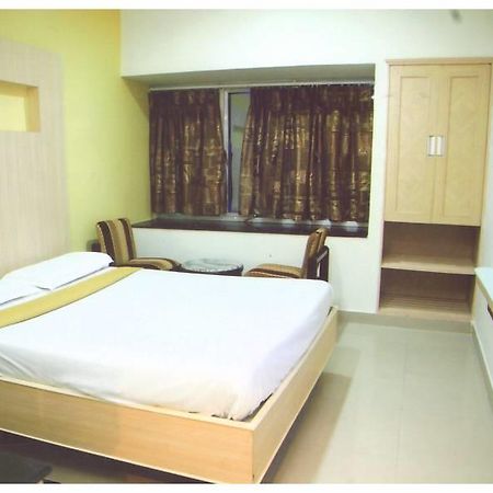 Sri Srinivasa Residency Hotel Kadapa Buitenkant foto