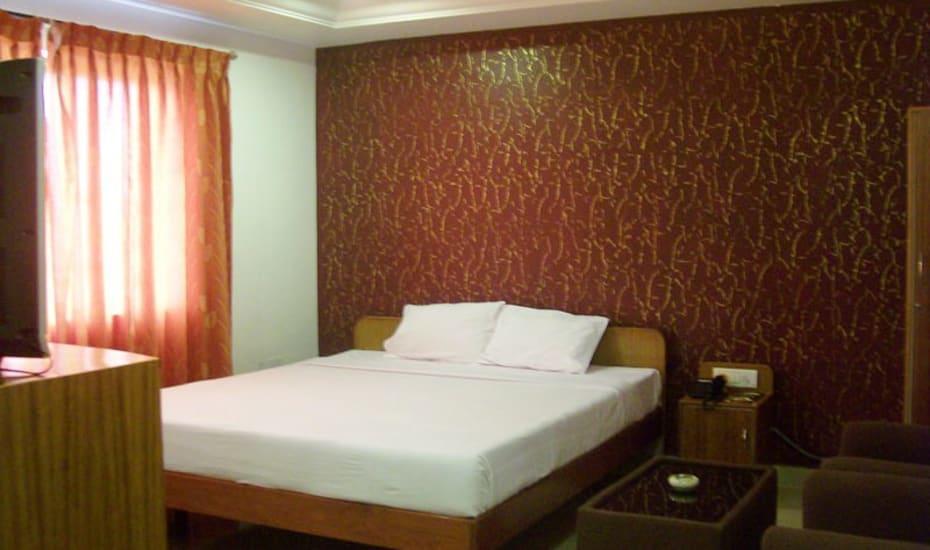 Sri Srinivasa Residency Hotel Kadapa Buitenkant foto