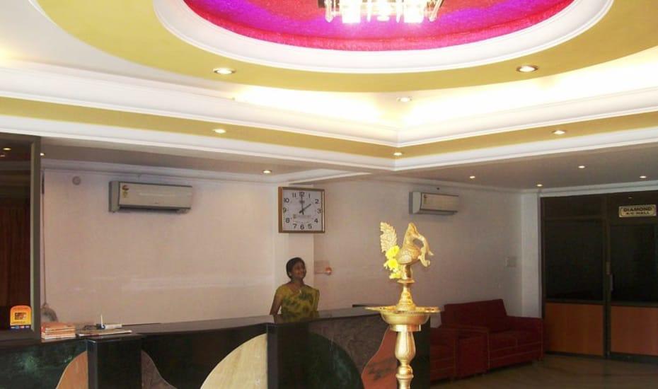 Sri Srinivasa Residency Hotel Kadapa Buitenkant foto