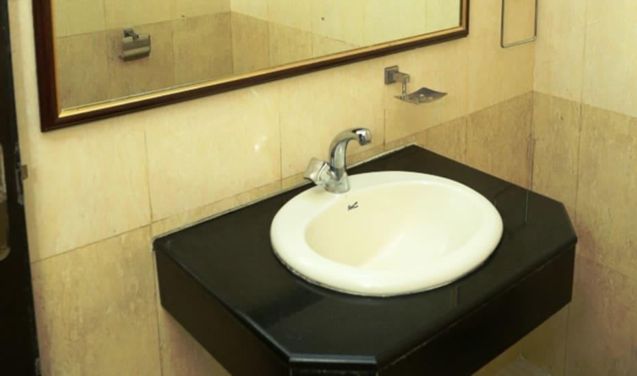 Sri Srinivasa Residency Hotel Kadapa Buitenkant foto
